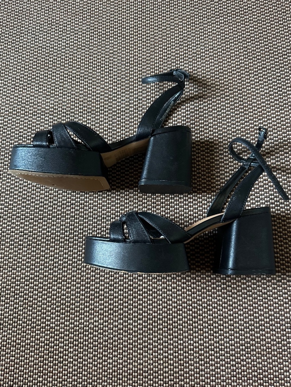 VINCE CAMUTO PLATFORM VS-FREESIE LEATHER SANDALS SIZE 7.5 - Picture 7 of 12